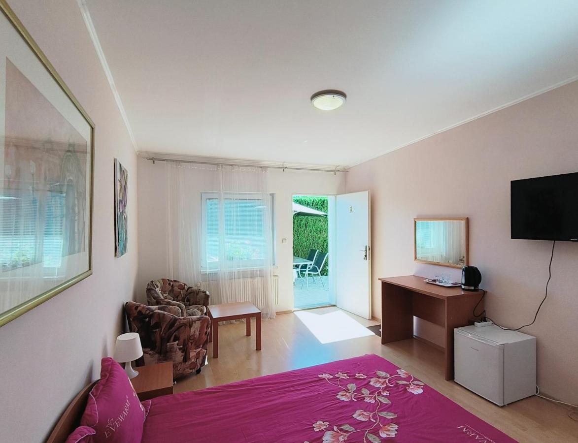 Cozy Room With Garden In Bratislava Exterior foto
