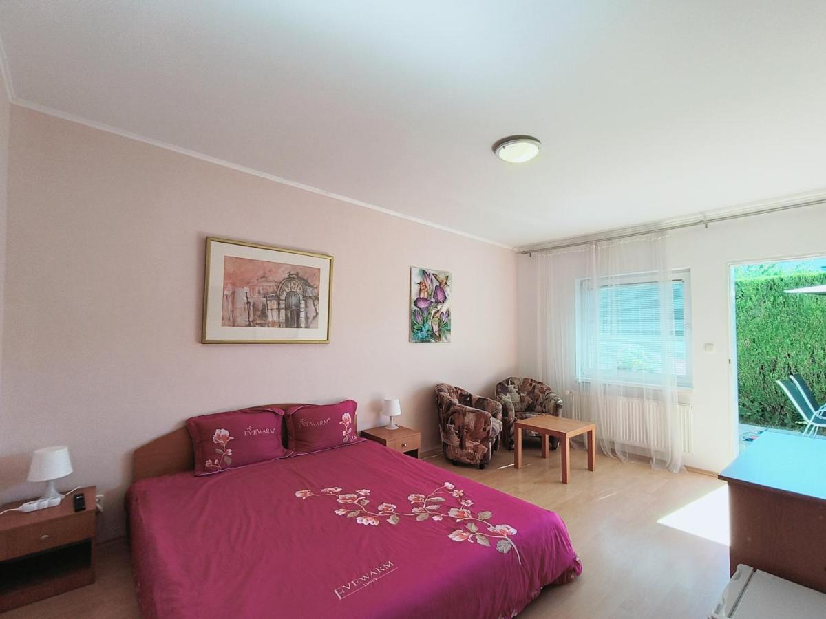Cozy Room With Garden In Bratislava Exterior foto