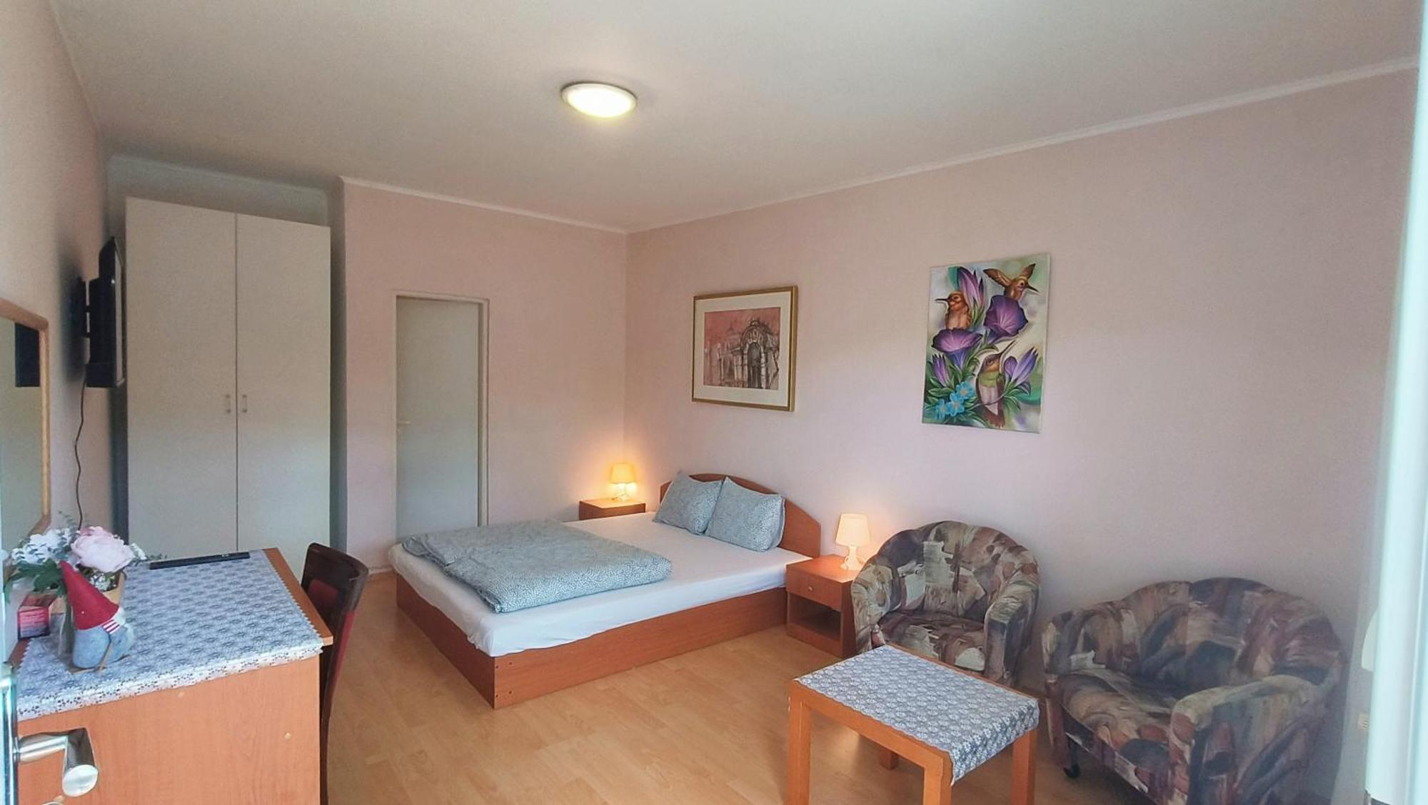 Cozy Room With Garden In Bratislava Exterior foto